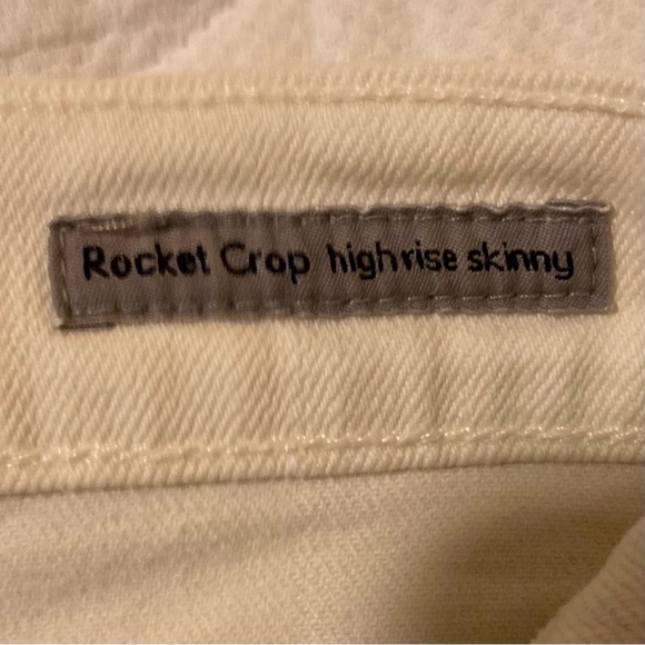 Citizens of Humanity Rocket Crop Highrise Skinny | Size 32 | Cream | Distressed - Picture 4 of 11